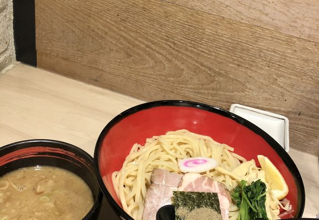 名駅でラーメンが食べたくなって
