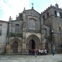 様式が混在した建物です