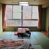 本館訳あり部屋。広くて眺めも良く良かったです。