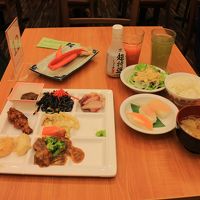 夕食のカニバイキング。ちょっと食べ過ぎました（笑）