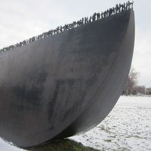 少し角度を付けて眺める方がこの作品の奥行きが映えて美しい！