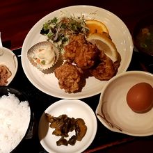 ボリュームたっぷり。ご飯お替りできるようです、、