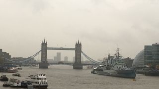 ロンドン橋から眺めました・・・