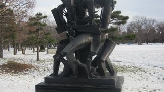 寄贈元のプレートを見て切なくなりました…。