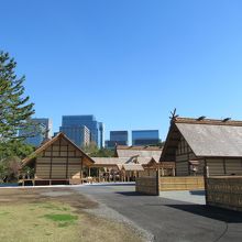 左手から廻立殿・悠紀殿・主基殿など