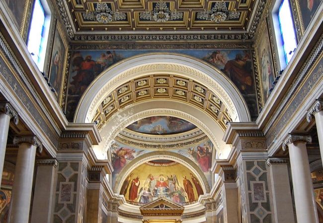 落ち着いた教会