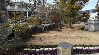 家族で楽しく過ごせる庭園とお店