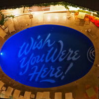 ホテルのプール