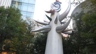 公園と言うにはあまりにも狭い