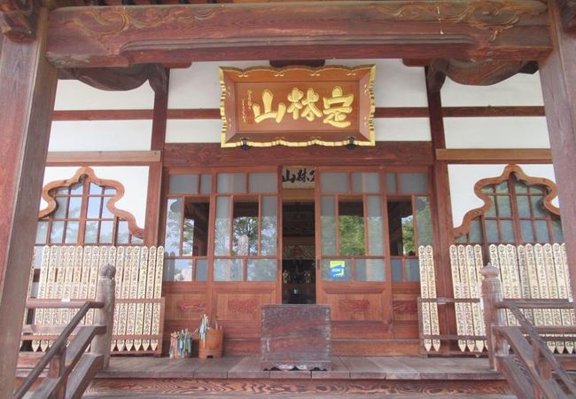 甲府五山の一つ。ひっそりとした臨済宗のお寺