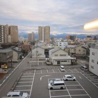 客室からの眺め　天気が良ければ立山連峰が一望できる