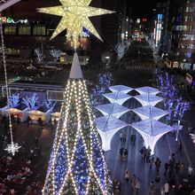 とても綺麗に色が変わって行き綺麗なシンボルタワー