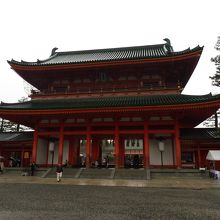 見上げるデカさ！