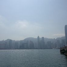 九龍側から眺める香港島の景色。素晴らしいですね・・ 