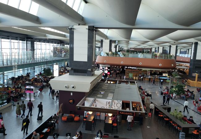 ケンペゴウダ国際空港 (ベンガルール国際空港) (BLR)