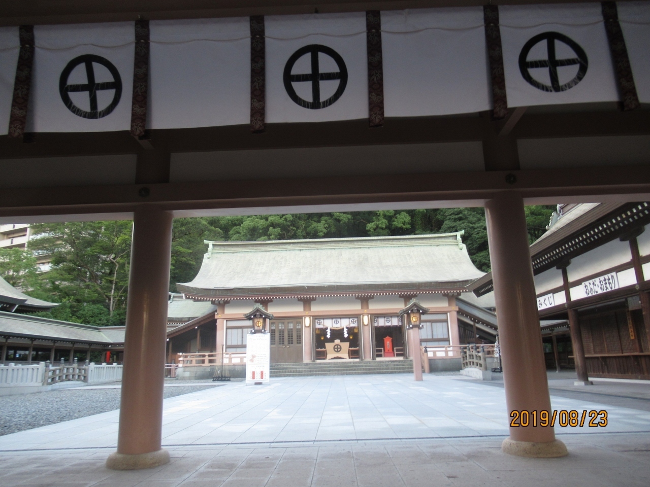 大鳥居が立派な神社です