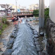 直ぐ台湾猿に会える柴山登山口、水量が豊富な時の龍巖冷泉はなかなかの物