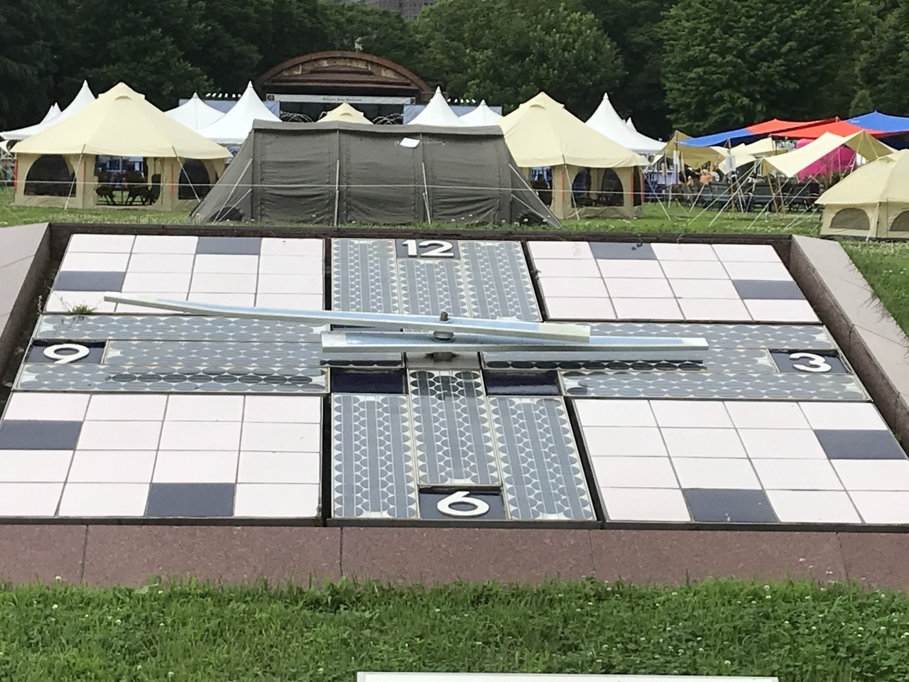 花壇というよりイベント広場