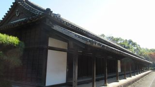 江戸時代から残る３つの番所のうち１番大きい建物です