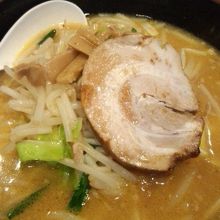 定番の味噌ラーメンです。