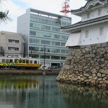 高松城艮櫓と共に