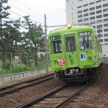 ラッピング広告電車