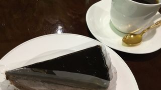 昭和の雰囲気と大きなデザート