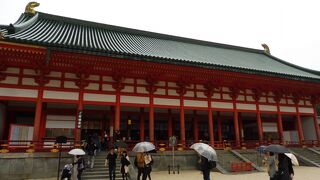 平安神宮 大極殿(外拝殿)・横に長～い建物です