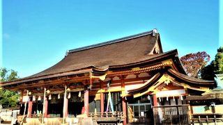 `祇園造`の八坂神社 本殿 