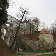 この橋は見上げた方が綺麗です