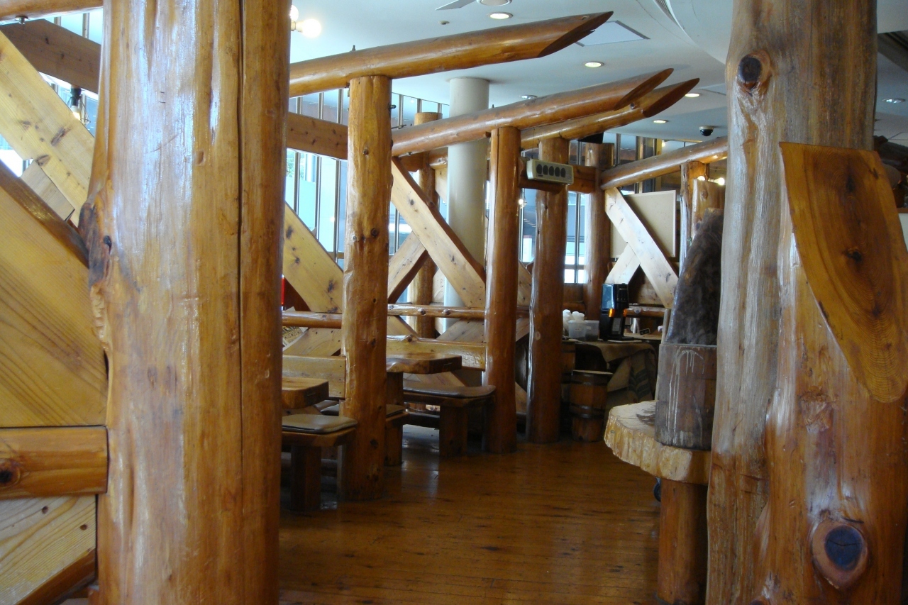 柱や梁は無垢の木材