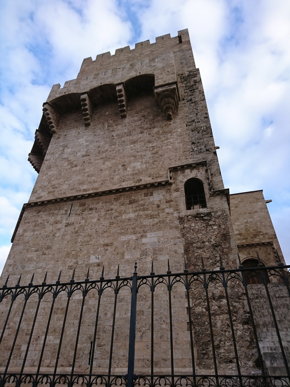 セラーノスの塔