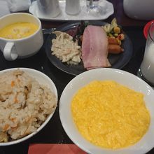 モーニングブッフェ、美味しかったです。