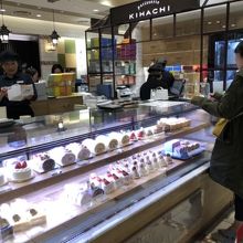 フルーツのロールケーキ By タヌチーノ キハチ アトレ恵比寿店のクチコミ フォートラベル