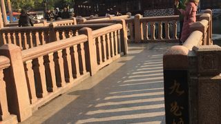 豫園にあるギザギザの橋！