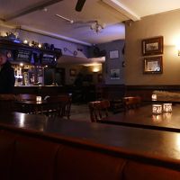 朝食は、歩いてすぐのレストランで