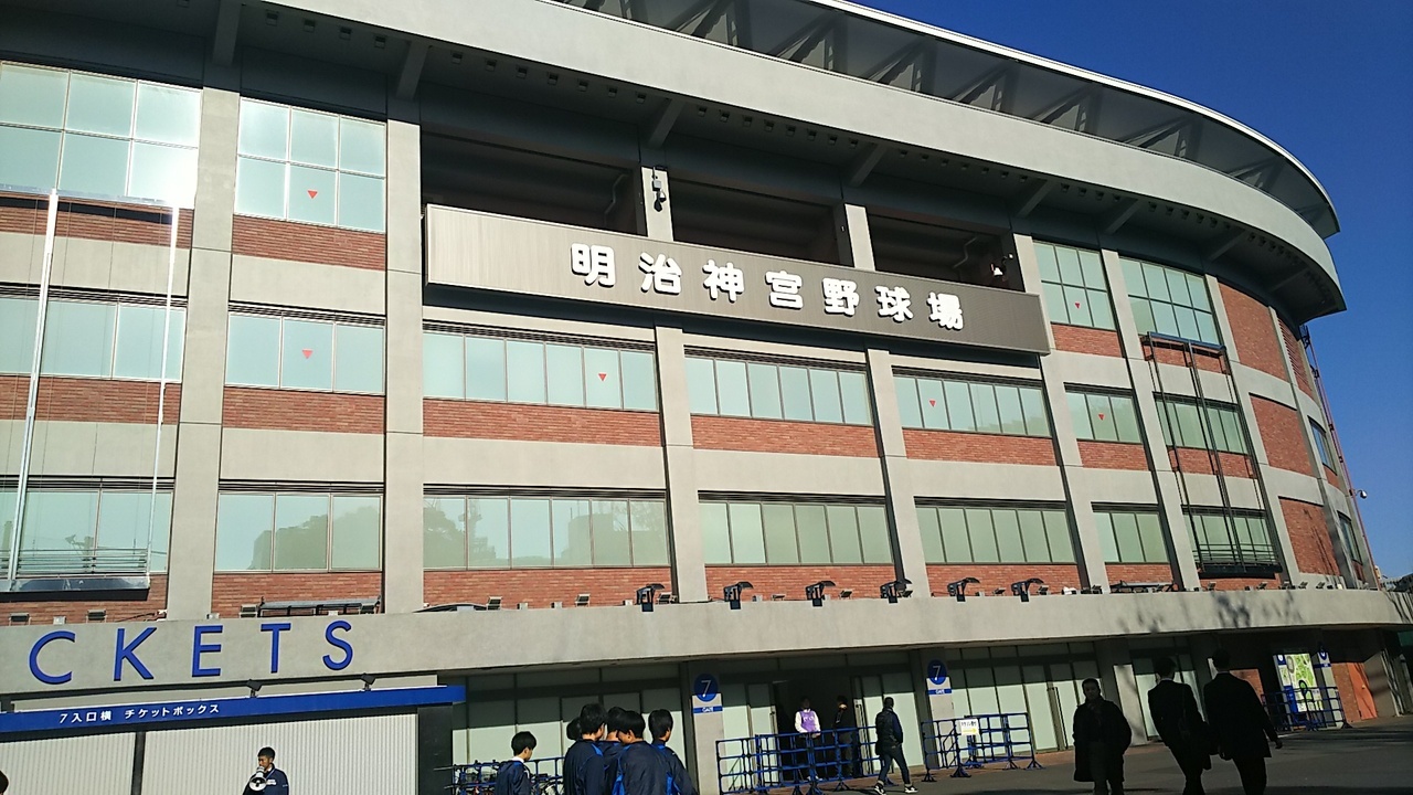 明治神宮野球場でリレーマラソン(^^ゞ