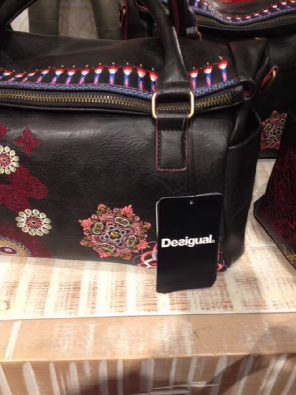 デシグアル (プレシアドス通り店)