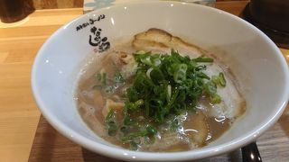 豚骨醤油ラーメン なかしょう