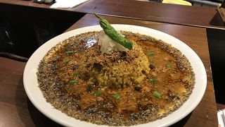 ハーブを贅沢に使ったカレー