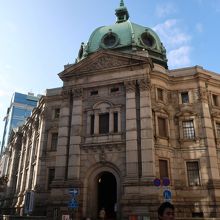 神奈川県立歴史博物館　ドームが印象的