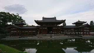 10円玉の寺院