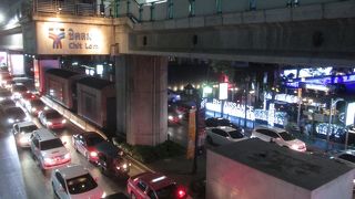 クリスマスイヴのチットロム駅