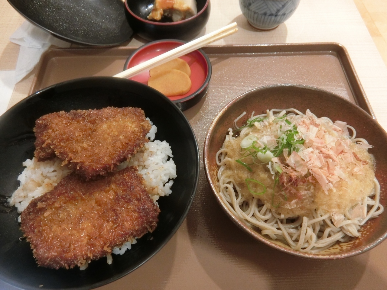 そばとソースカツ両方食べるのならこのお店