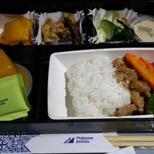 帰りの機内食　生マンゴー❗