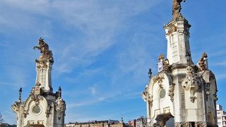 華麗な尖塔が目印。インターネットで事前予約がラクです