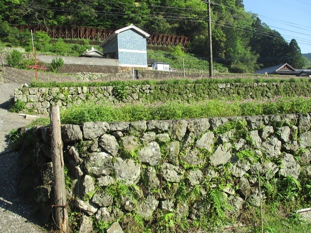 石垣の村