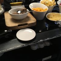 フロント横のカフェスペースの朝食