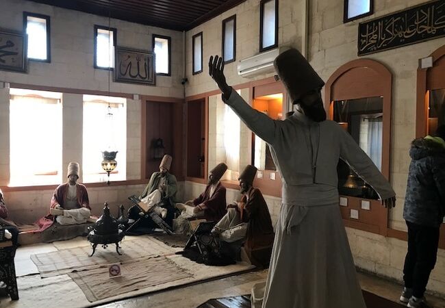 メヴレヴィ・スーフィーの修道会の歴史