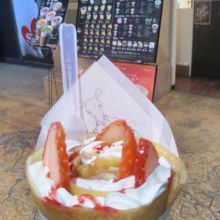 ストロベリークレープ